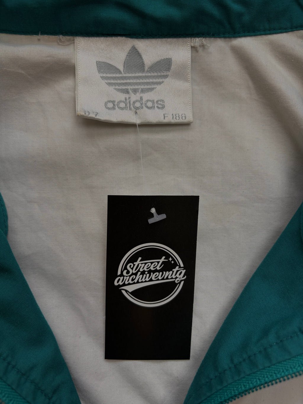 Adidas Vintage Windbreaker Green Cream Stripes Size M-L